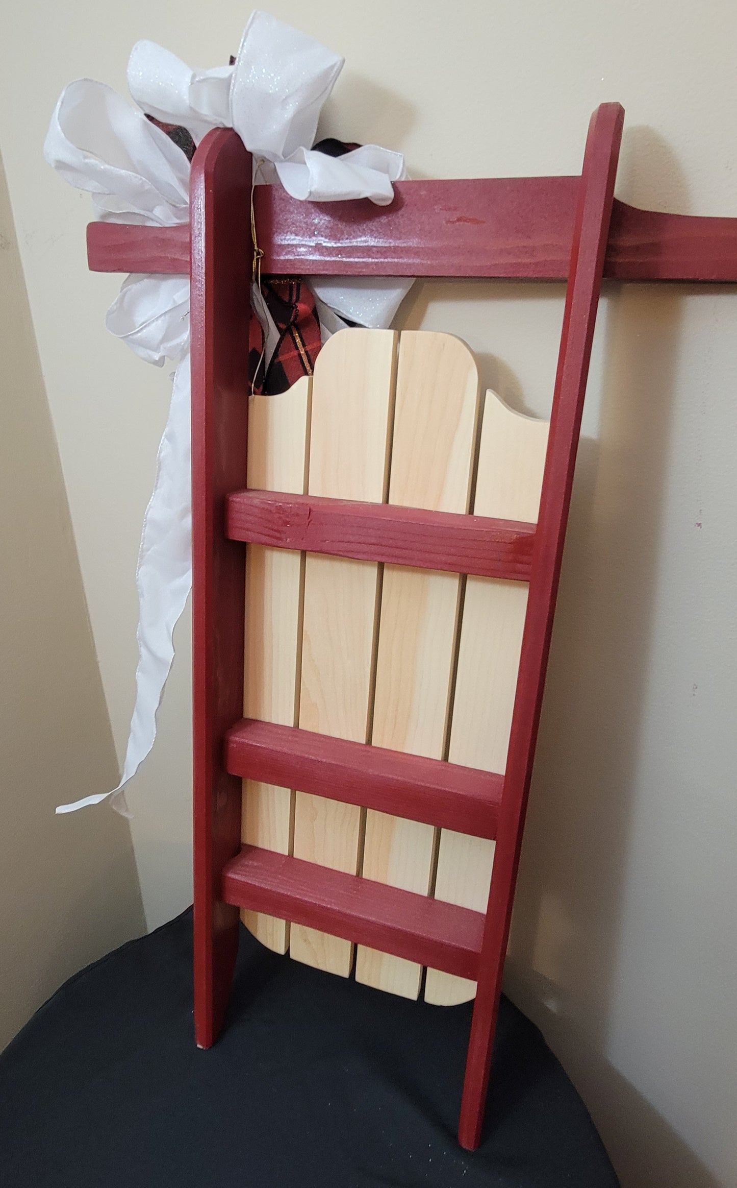 Crimson Lodge – Handcrafted Winter Décor Sled