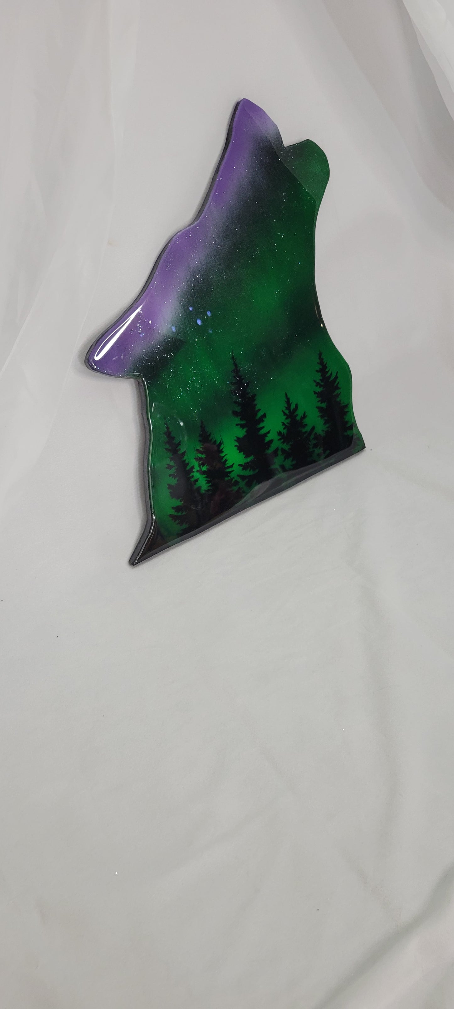 Northern Howl Majesty – Handmade Aurora Borealis Wolf Head Art