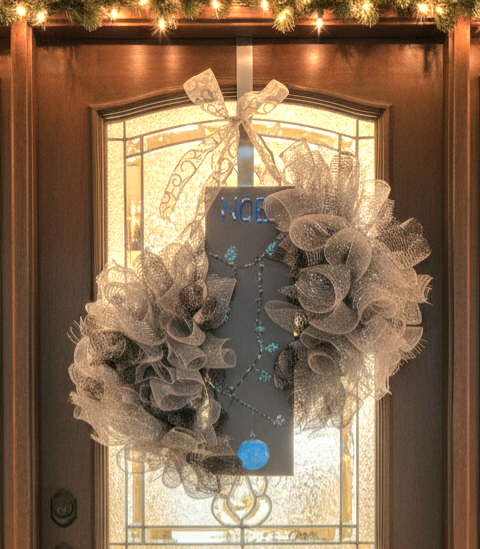 Frosted Twilight – Double-Sided Winter Door Hanger