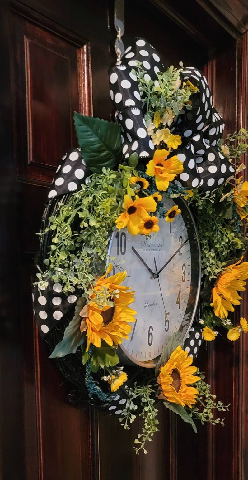 Time in Bloom – Sunflower Grapevine Clock Wreath