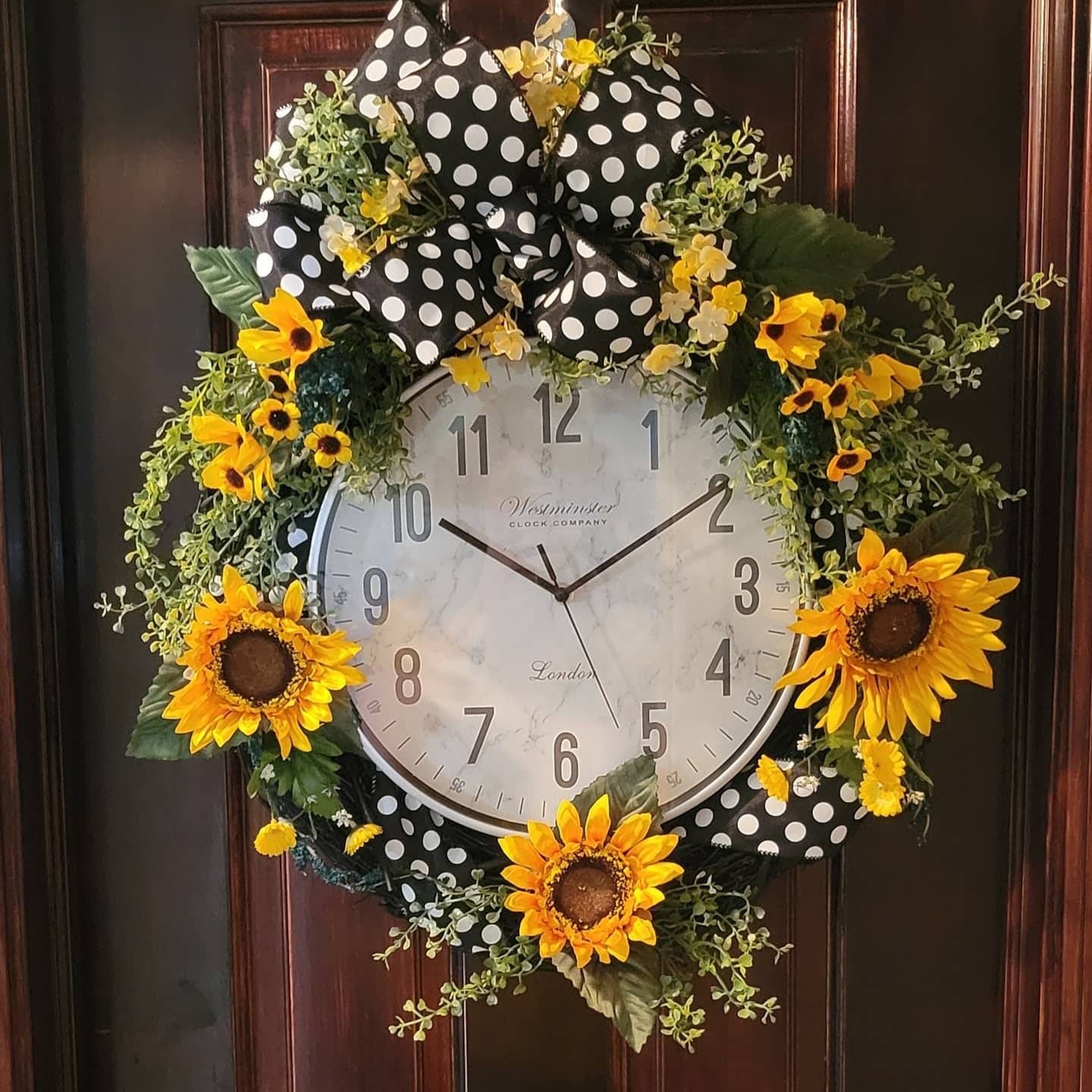 Time in Bloom – Sunflower Grapevine Clock Wreath